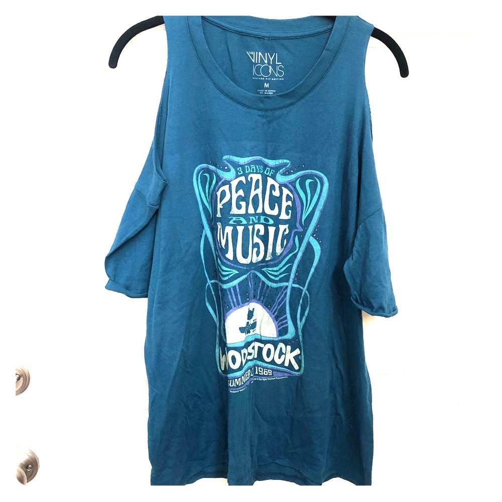 Woodstock cold shoulder band graphic tee!